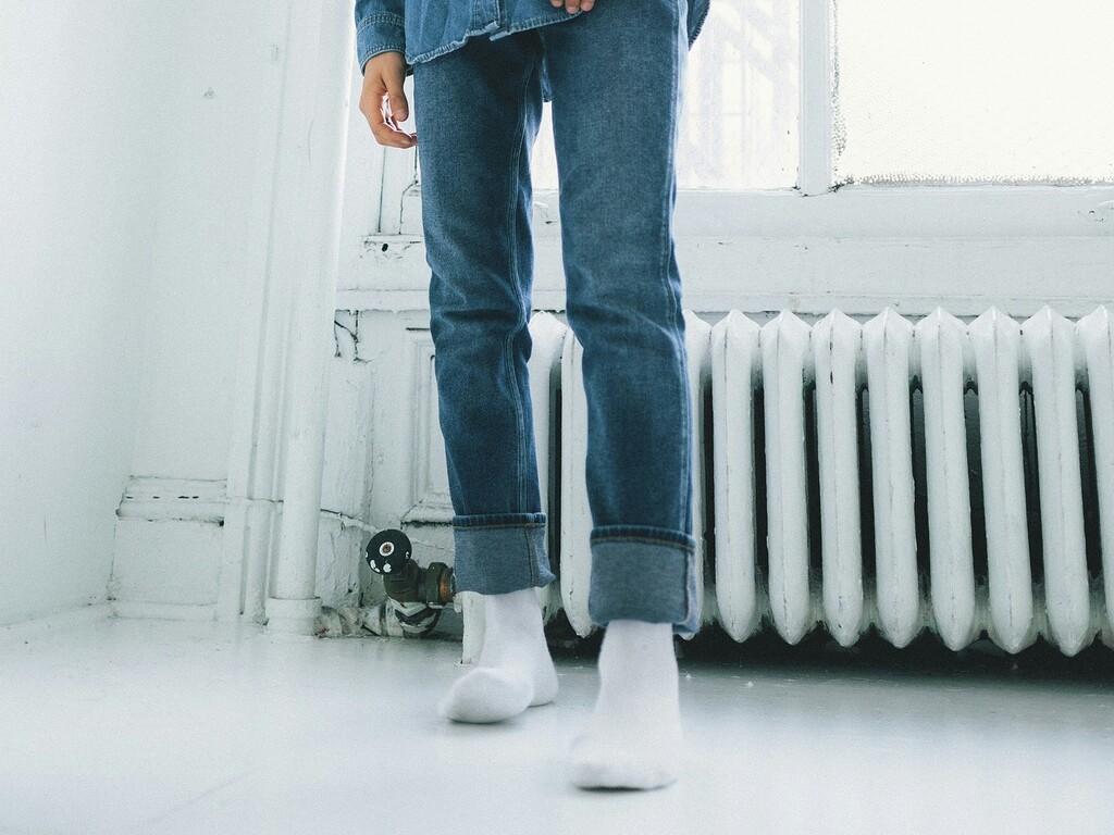 스트레이트 데님 팬츠의 핏과 롤업 밑단